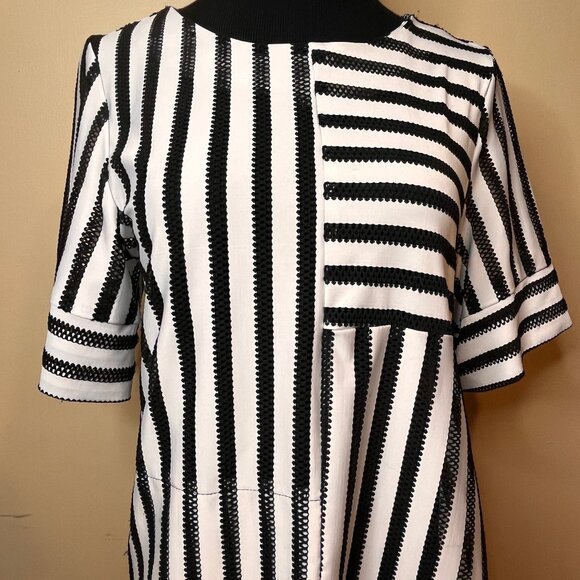 Gracia Statement Shirt with Asymmetrical side detail Size S Stretchy Upscale Top - Picture 3 of 12